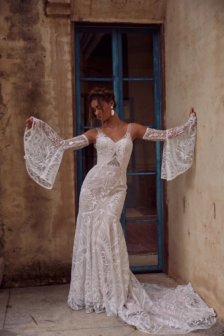 JAGGER-EY055-EVIE-YOUNG-BRIDAL1_900x